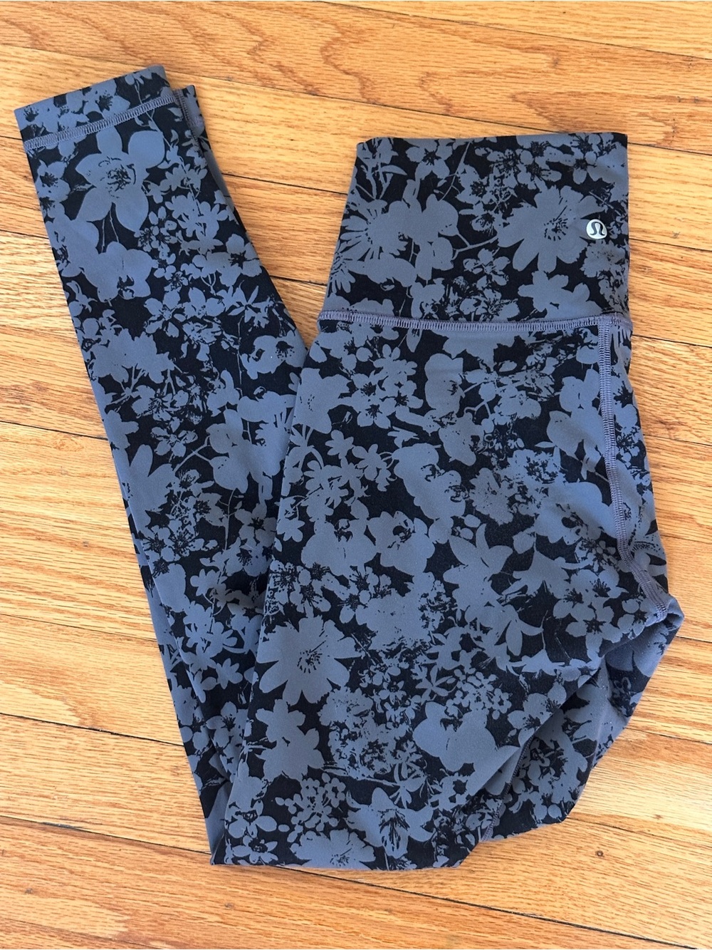 Lululemon Align Pant II *25" in
Efflorescent Nebula Black